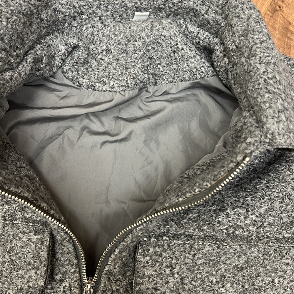 Ladies zip jacket. - Picture 3 of 4